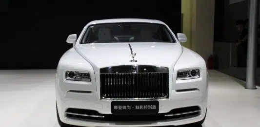 Mariage à Paris : où louer une Rolls Royce ?